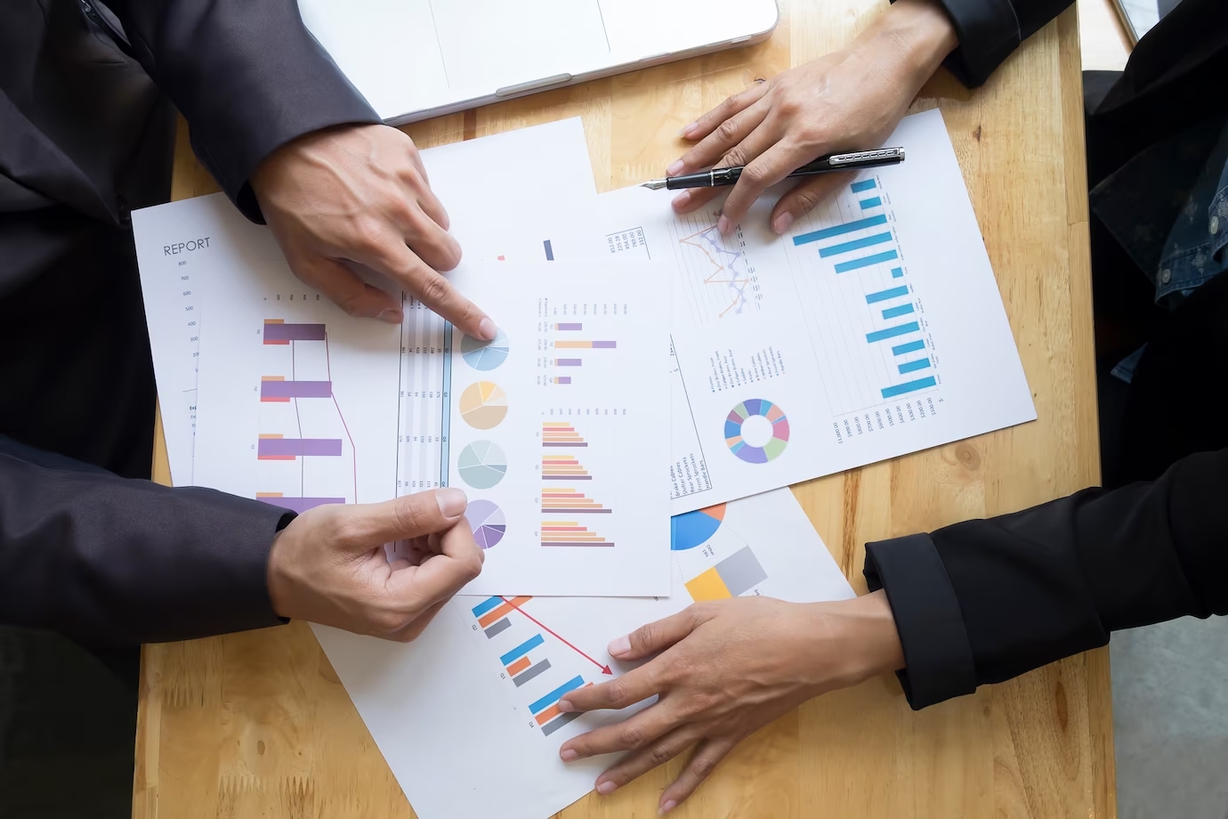 Анализ конкурентов на маркетплейсах Оzon, Wildberries, Aliexpress: обзор полезных сервисов